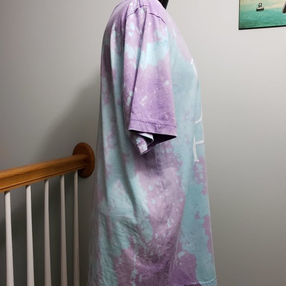 Groove with this Bleached "Dirty Hippie" T-Shirt - Picture 6 of 8